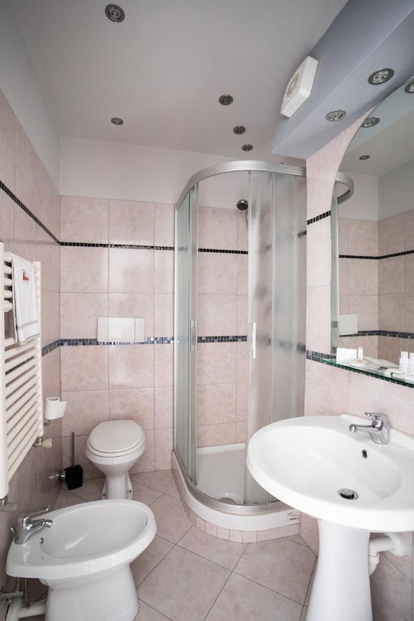 J Hotel Orbassano Extérieur photo